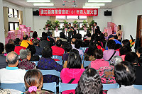 101年商人節慶祝大會盛大登場,縣長楊綏生強調馬祖通過博弈公投之後,將帶來前所未有的重大轉變,要藉由總投資超過1800億元國際觀光博弈度假村的興建,成為帶動台灣經濟復甦的亮點。(圖/文:曹重偉)