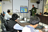 馬防部砲兵群將進行年度基地實彈射擊,預定11月27日、28日正式操演,昨天特召開「砲兵群基地實彈射擊」安全管制說明會,由砲兵群指揮官孫威盛主持及說明。(圖/文:曹重偉)
