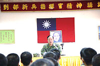 　指揮官提醒到部弟兄，充實自我軍旅生涯，並且不讓家人擔心才是最重要的課題。（圖／文：趙崇光）