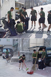 (上圖)東指部弟兄協助鄉公所進行愛民打掃,軍民齊心協力維護獅子村街道的整潔與美觀。(下圖)弟兄們在鄉民引導下深入獅子村大小巷,清理街角堆置的廢棄物。(圖/文:黃柏瑄)
