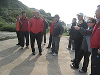 　莒光鄉代會第二天西莒考察行程，現地會勘各村建設工程。（圖：莒光鄉代會提供）