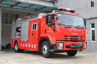 　東莒消防分隊增添一台可載重3噸水量的水箱消防車。（圖／文：林冰芳）
