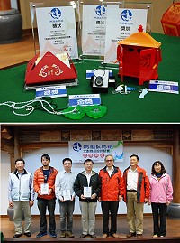 馬管處以「媽祖在馬祖」品牌形象舉辦文創商品競賽,成大蕭世文教授(中)團隊是大贏家拿下金、銅與佳作獎,得獎作品頗具巧思及實用性,為未來媽祖宗教園區更添精緻文創,馬管處歡迎業者洽談授權量產。(圖/文:劉秋月)