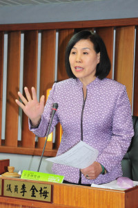 　議員李金梅進行質詢。（圖／文：曹重偉）