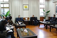 因應監察委員周陽山、劉玉山等人來訪,府會同時為馬祖土地問題發聲,議長陳貴忠亦請監委關切博弈專法立法情形。(圖:連江縣議會提供)