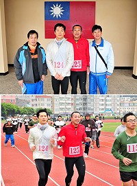 馬祖路跑賽,盲人馬拉松選手林信廷(白色上衣)專程抵馬參賽。(圖/文:曹重偉)