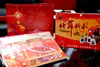　日曆不再只是日曆！縣府用心將今年大小活動記錄在明年新日曆內，更依據日期安排，每一位鄉親都是日曆的主角，隨著新的一年的開始，去年馬祖的精彩也會重新呈現在您眼前，即日將發送至各家戶。（圖／文：劉秋月）