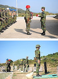 (上圖)黃指揮官蒞臨莒光綜合運動場,瞭解部隊基地訓練操課狀況,並致贈團體加菜金,以鼓舞單位官兵士氣。(下圖)全體受測官兵確遵「程序、步驟、要領」,完成各項要求與動作,把握基地訓練機會,以提升專長能力,並加強部隊機動戰力。(圖/文:歐振陽)