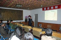 行政院長陳冲率領閣員聽取馬祖建設需求,縣長楊綏生於港運營親自簡報。(圖/文:邱竟瑋)