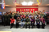 　黃指揮官要求單位幹部務必貫徹防區軍紀要求，消弭部隊潛存危安，進而達「零危安、零違規、零傷亡」之目標，也感謝志工媽媽這一年的付出。（圖／文：陳柏志）