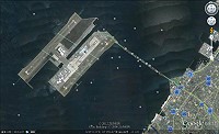 日本關西機場是世界填海機場的經典案例,透過空照圖可知其規模龐大驚人。(圖:摘自google earth)