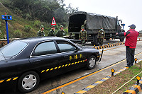 　連江監理站發揮軍民一家精神！特別週末免費提供考驗場地給港運營使用，讓馬防部的軍用駕照訓練可正常進行，以維防務之順遂。（圖／文：曹重偉）