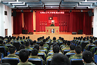 指揮官告誡弟兄,酒駕害人害己,千萬別因自己一時糊塗而導致數個家庭的破碎!(圖/文:李羿興)