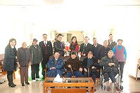 春節送暖,中華民國福建省長樂市同鄉總會及台北市福建省連江縣同鄉會昨天連袂前往大同之家,致贈春節加菜金,並且希望能拋磚引玉,吸引更多旅台組織加入關懷原鄉老人的行列。(圖/文:邱竟瑋)