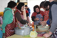 　婦女會東莒舉辦手工魚丸製作研習營，傳承在地好滋味。（圖／文：林冰芳）