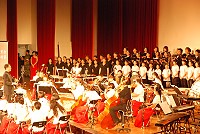 於國家音樂廳及南竿體育館盛大公演的馬祖音樂會「藍海的故鄉」將於2月6日祥通有線電視台原音、原影重現,歡迎鄉親欣賞。(圖/文:邱竟瑋)
