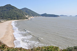 　海水不夠藍。（圖／文：陳鵬雄）