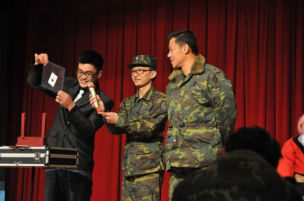 北指部大年初三春節達人秀演出各連隊精銳盡出，指揮官也看的目不暇給。＜圖與文：陳鵬雄＞