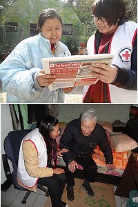 中華民國紅十字會馬祖支會持續溫馨出擊,集合10名多元就業夥伴前往四鄉五島關懷獨居老人,以及外籍勞工與配偶,並發送新移民刊物《四方報》。(圖:中華民國紅十字會馬祖支會提供)