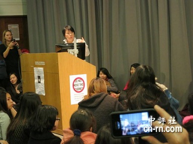 龍應台在倫敦大學亞非學院發表演說,強調讓偏鄉離島成長小孩與都市一樣能享豐富文化資源,落實文化公民權。(文化部提供)