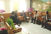 福建省建築師公會理事長許中光昨率團來馬拜會縣長楊綏生,就建管人才培訓與地區違建等議題和縣長交換意見。(圖/文:邱竟瑋)