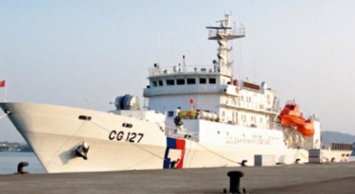最新海巡執法力量-新北艦,海巡署規劃月底舉辦「新北艦及巡護八號成軍典禮」,將大幅提昇捍衛海疆主權及巡護漁權能量。圖為2000噸級多功能巡防艦「新北艦」(CG-127),裝載40快砲及射控系統,巡弋範圍可達東、南沙海域。(海巡署提供)