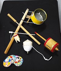 回味古早童玩!慶祝兒童節文化局將舉辦「憶起童遊」童玩展,各式懷舊童玩讓大小朋友一起開心同樂。(圖/文:劉秋月)