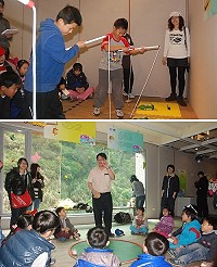 打破馬祖特展常規,縣府文化局舉辦「憶起童遊」童玩展,以互動的方式讓兒童接觸展品,體驗上一代的益智玩具。(圖/文:邱竟瑋)