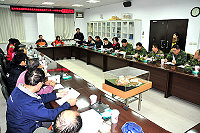 因應H7N9禽流感疫情,連江縣政府昨天傍晚緊急成立H7N9新型流感流行疫情指揮中心,並召開疫情指揮中心首次會議。(圖/文:曹重偉)