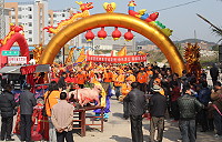 東莒福正境白馬尊王廟謁祖進香之旅,昨日兩地信眾簇擁著神明金身回到長樂市磹趕兜祖廟。(圖/文:林冰芳)