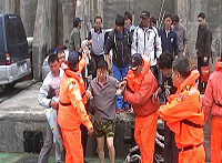　海巡艇為民服務，18日在大雨濃霧的惡劣天氣中執行後送任務。（圖：馬祖海巡隊提供）