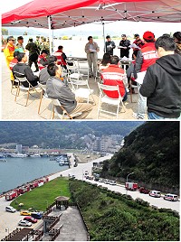 地區消防局等相關單位昨天共同進行今年度災害防救演習「災害搶救暨疏散演練」第一次預演,動員許多車輛及實施交管,吸引不少路過民眾側目;正式演習日期則提前為5月3日(五)上午10時。(圖/文:曹重偉)
