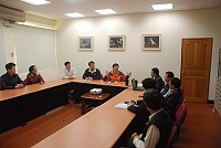 中山科學研究院副院長張冠群昨來馬行銷微電網儲電系統,訴求能將再生能源所產生的電力儲存、調配,與台電的既有電網並聯,達到實施成效。(圖/文:邱竟瑋)