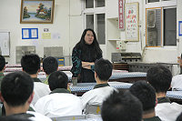 　梅玉姐勉勵弟兄，培養正向的思維與習慣，同袍之間相互鼓勵，營造出彼此關懷之部隊氛圍。（圖／文：趙崇光）