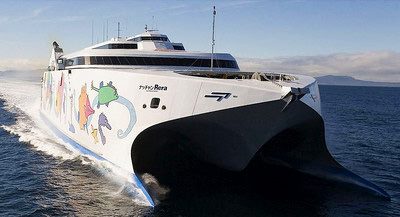 麗娜輪高速船 可載運800多名旅客、200多輛大小客車,今(16日)試航。(圖:花蓮迴瀾網)