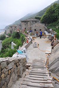 　芹壁管路工程全力趕工中，預估六月底前可以完成。（圖／文：陳鵬雄）