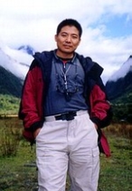 大陸登山隊方泉在博客個人網站細述,目睹氣候惡劣,直升機盤旋山谷救援李小石。(圖摘/方泉博客個人網站)