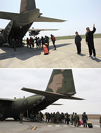 C-130運輸機飛抵南竿機場協助輸運官兵與鄉民。(圖/文:趙崇光)
