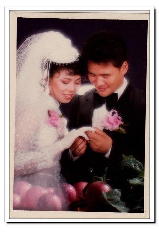 李小石與王明明於民國70年10月結婚。(圖/中視婚紗公司)