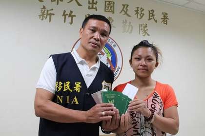 歐陽國麟去年9月還曾自掏腰包送沒錢的泰國女子回鄉,現在卻捲入性醜聞。(圖/ETtoday翻攝照片)