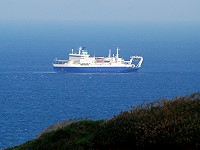 　海底光纖修護船（Cable  retriever）在西引島西邊海域進行修護工作。（圖／文：陳其敏）