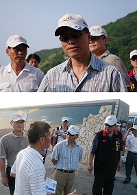 交通部長葉匡時在南竿郵電工程位址考察工程進度,實地勘察工程細節及視察東莒猛澳港,聽取縣府工務局工程簡報。(圖/文:蔡子岳)