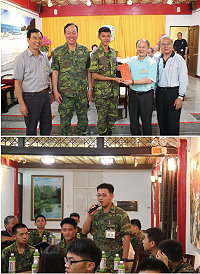 (上圖)桃園市蘇市長代表勞軍團頒贈團體加菜金。(下圖)設籍桃園役男向在場人士分享軍旅心得,場面互動熱絡。(圖/文:呂則賢)