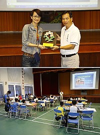 　地區首次舉辦的「變形金剛、創意e夏」暑期夏令營歡樂登場，教育局長邱金寶特別致贈紀念牌感謝高雄市政府及三信家商、大寮國中的大力協助，讓馬祖的小朋友也能體驗一下最新穎的機電系統整合及資訊教育。（圖／文：曹重偉）