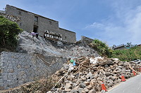 　芹壁坍方邊坡噴漿作業近日完成，下方道路可恢復單向通車。（圖／文：陳鵬雄） 