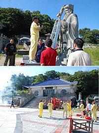 成功山公墓火化場即將完工,南竿鄉公所昨天為園內新塑土地公神像,恭請北竿水部尚書公金身輦轎前來協助進行傳統的開光儀式。(圖/文:劉秋月)