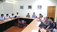 　為爭取福澳碼頭擴建工程納入綠能源設施，縣長楊綏生昨天邀集中興顧問公司及多位地區相關業務主管討論，並要求提高港區綠能源的細部規劃，以利向中央單位爭取補助。（圖：連江縣政府提供）
