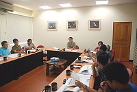 縣府24日召開「閒置營區撥用」會議,由副縣長陳敬忠代表縣長楊綏生主持,督導各單位確實提出申請。(圖/文:邱竟瑋)