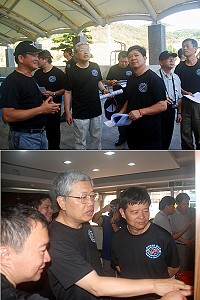 　福建省主席陳士魁，在縣長楊綏生陪同下訪視東引基層建設，視察燕秀游泳池改善成果及了解獅子村村容改善計畫內容。（圖／文：陳其敏）