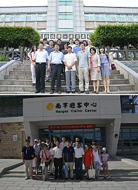 成功大學資工系黃崇明教授與中華大學資訊學院院長游坤明7月18日至20日率領文史脈流團隊,拜訪縣長楊綏生與馬管處處長王忠銘,希望將馬祖未來的發展願景,導入教育部「網路通訊技術與文創觀光應用服務」跨領域人才培育課程設計與實習場域之中。(圖:中華大學觀光學院休閒遊憩規劃與管理學系提供)